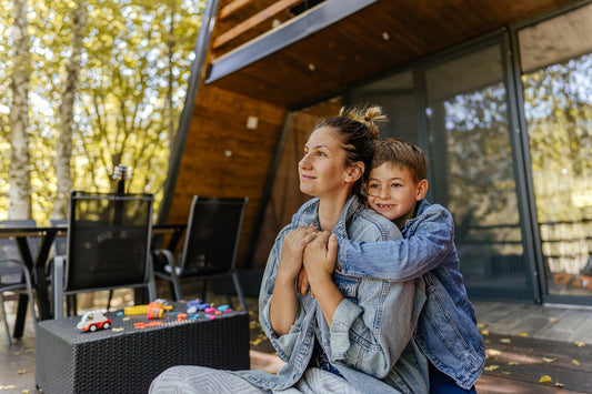 Partir en chalet seule avec son enfant : de vraies vacances… même sans « pause »